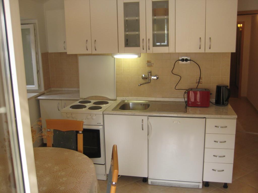 Gala Apartments Komiža Esterno foto