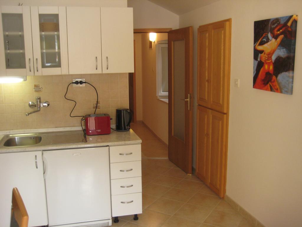 Gala Apartments Komiža Esterno foto
