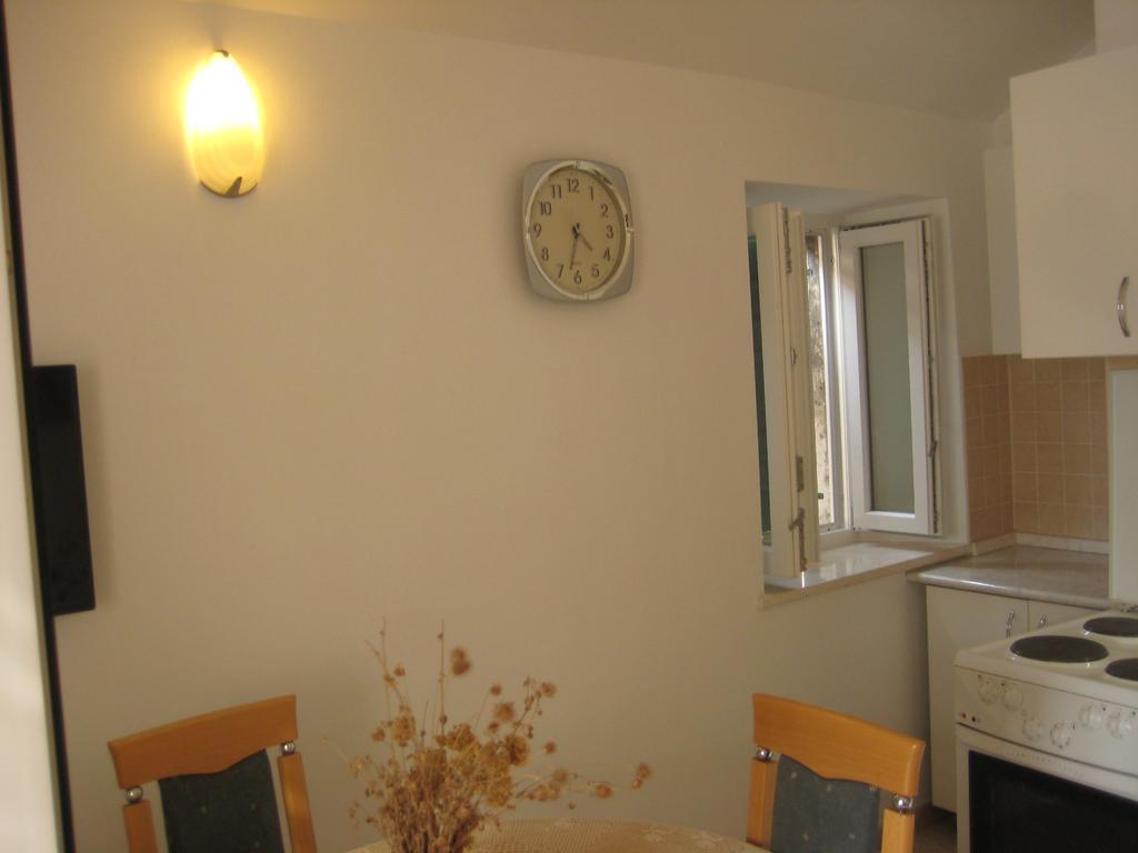 Gala Apartments Komiža Esterno foto