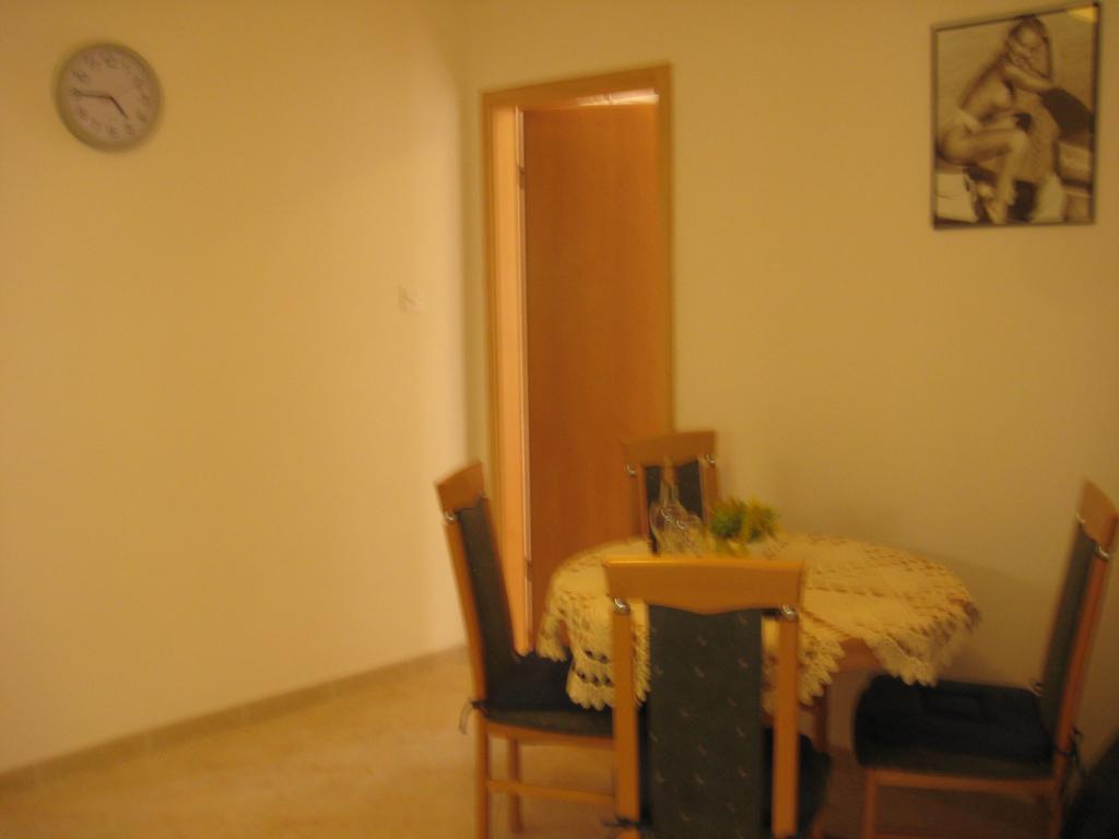 Gala Apartments Komiža Esterno foto