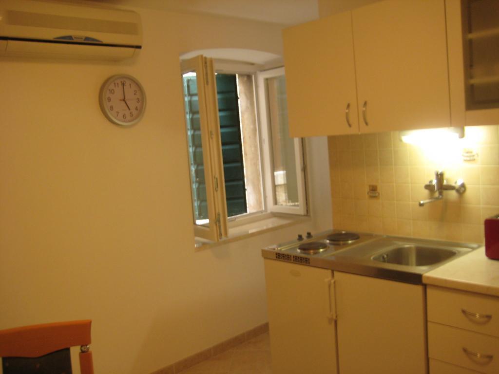 Gala Apartments Komiža Esterno foto