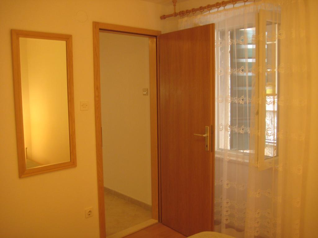Gala Apartments Komiža Esterno foto
