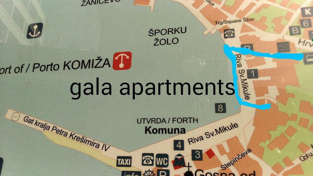 Gala Apartments Komiža Esterno foto