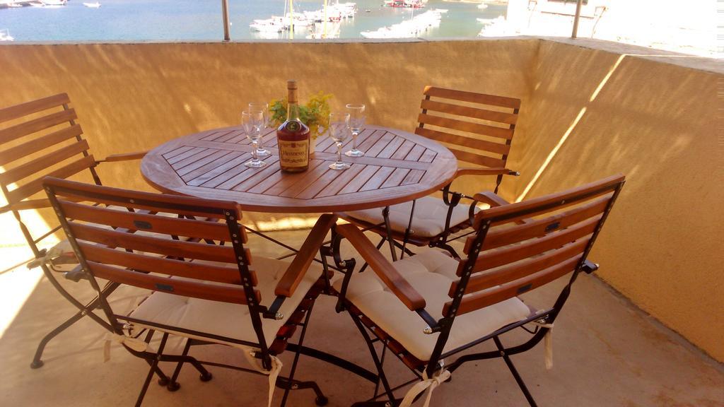 Gala Apartments Komiža Esterno foto