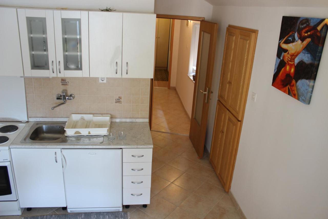 Gala Apartments Komiža Esterno foto